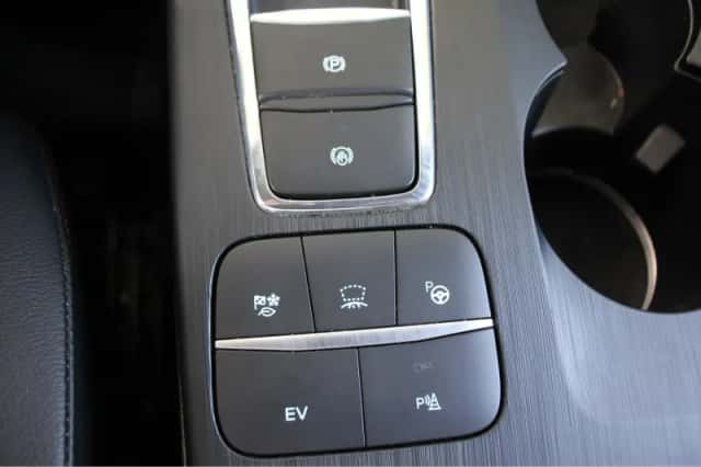 Ford Kuga (2023) thumbnail 33