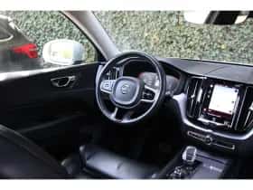 Volvo XC60 (2019) thumbnail 13