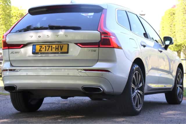 Volvo XC60 (2019) thumbnail 3
