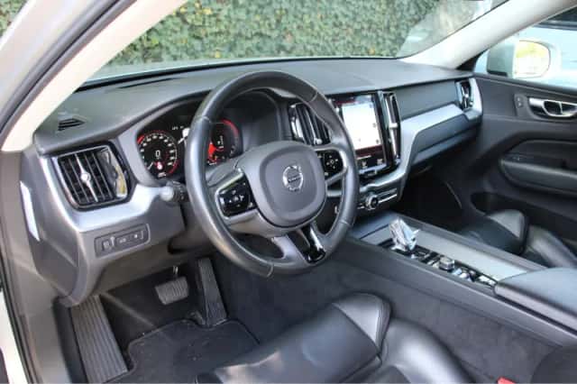 Volvo XC60 (2019) thumbnail 4