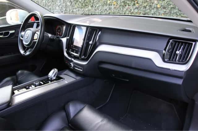 Volvo XC60 (2019) thumbnail 6
