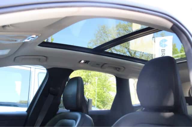 Volvo XC60 (2019) thumbnail 9