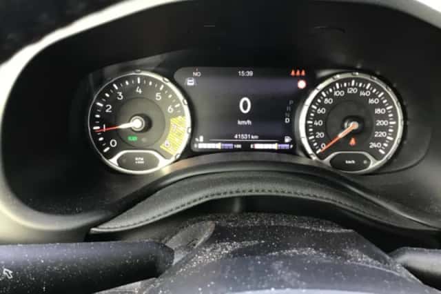 Jeep Renegade (2022) thumbnail 11