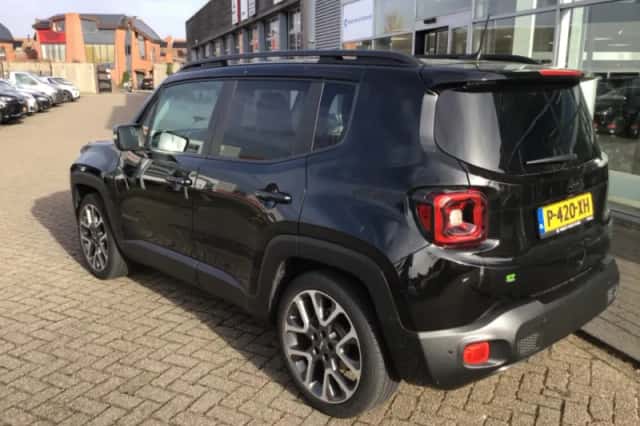 Jeep Renegade (2022) thumbnail 13