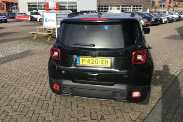 Jeep Renegade (2022) thumbnail 9