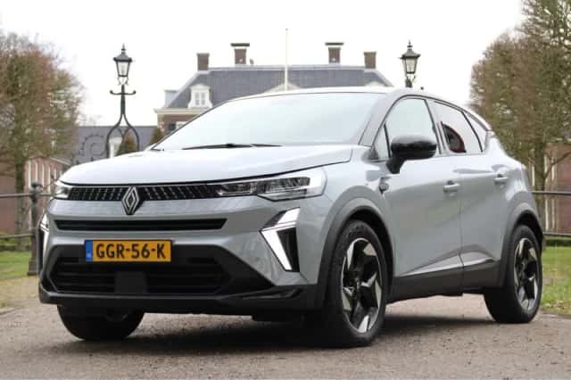 Renault Captur (2024) thumbnail 1