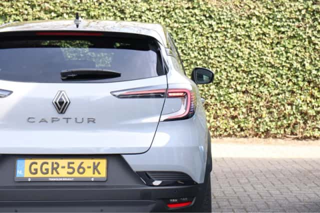 Renault Captur (2024) thumbnail 25