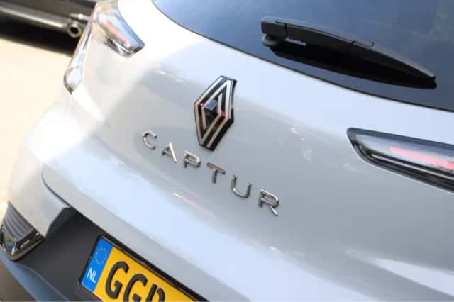 Renault Captur (2024) thumbnail 26