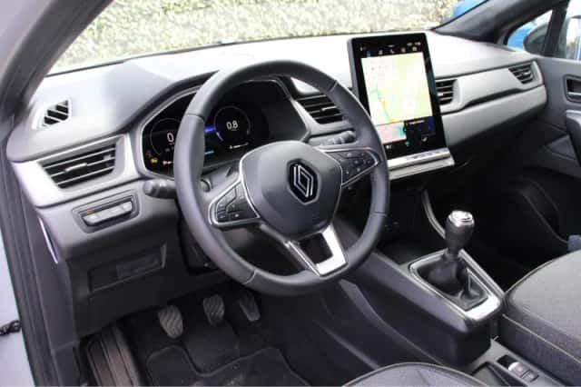 Renault Captur (2024) thumbnail 4