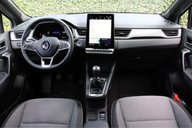 Renault Captur (2024) thumbnail 5