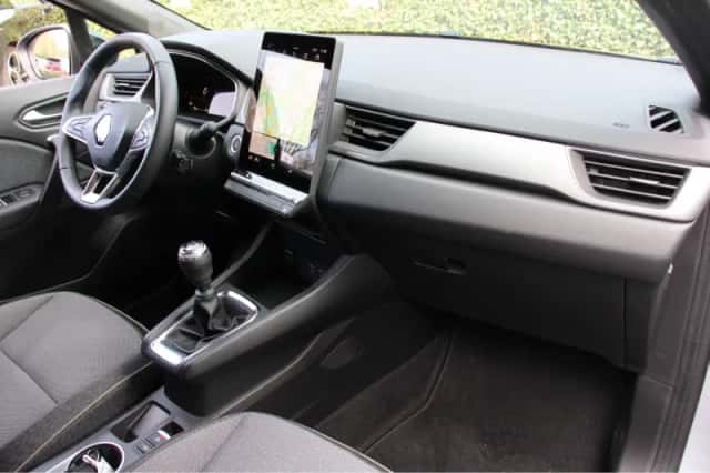 Renault Captur (2024) thumbnail 6