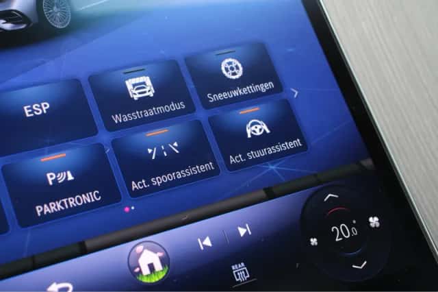 Mercedes-Benz EQS (2022) thumbnail 29