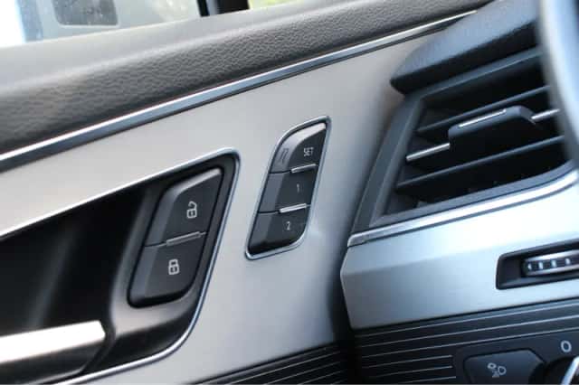 Audi Q7 (2016) thumbnail 22