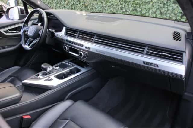 Audi Q7 (2016) thumbnail 6