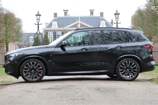 BMW X5 (2025) thumbnail 2