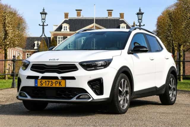 Kia Stonic (2022) thumbnail 1