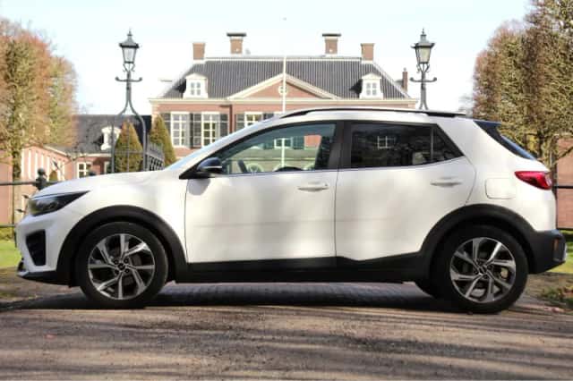 Kia Stonic (2022) thumbnail 2