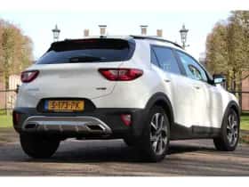 Kia Stonic (2022) thumbnail 3