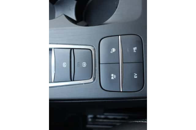 Ford Kuga (2020) thumbnail 30