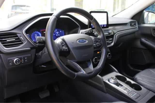 Ford Kuga (2020) thumbnail 4
