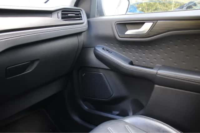 Ford Kuga (2020) thumbnail 32