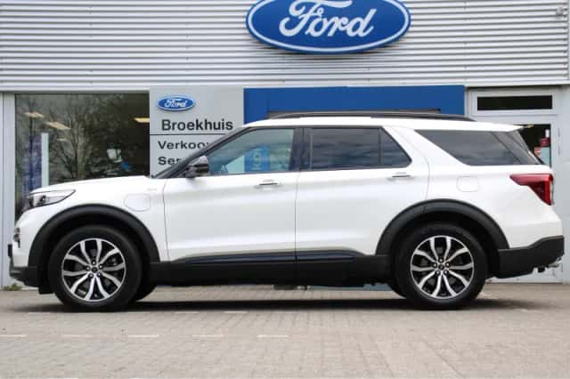 Ford Explorer (2024) thumbnail 2