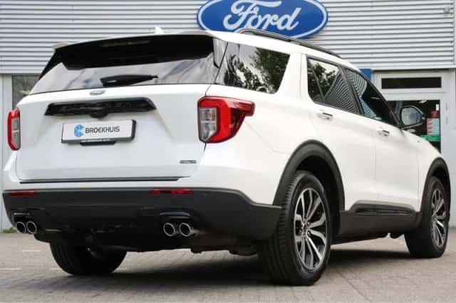 Ford Explorer (2024) thumbnail 3