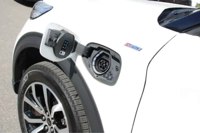 Ford Explorer (2024) thumbnail 38