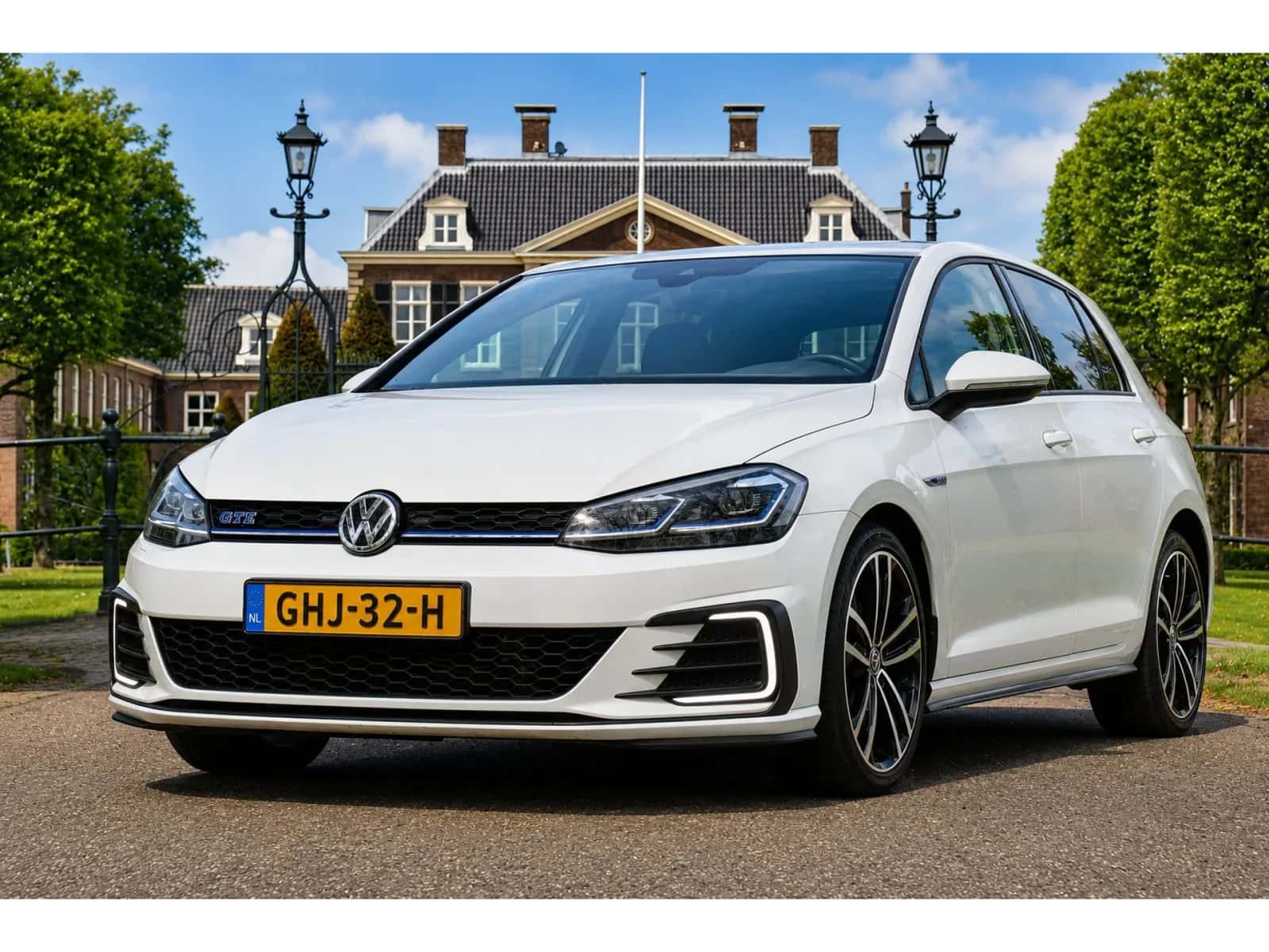 Volkswagen Golf (2020) — foto 1