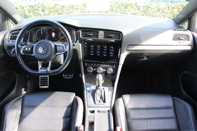 Volkswagen Golf (2020) thumbnail 5