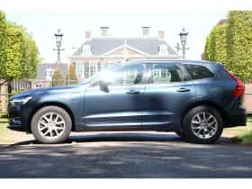 Volvo XC60 (2018) thumbnail 2