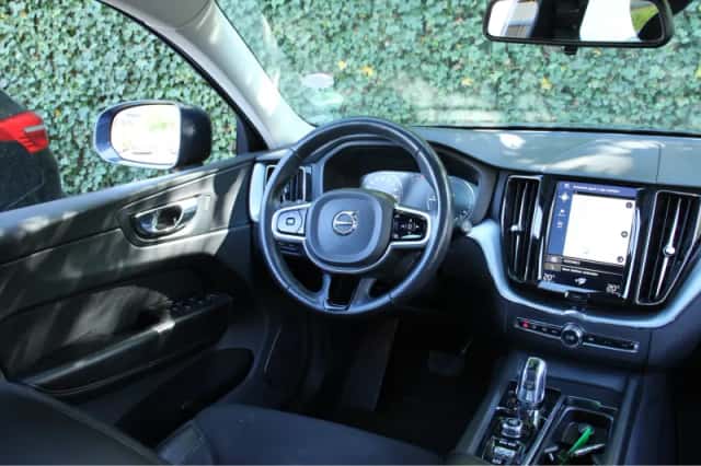 Volvo XC60 (2018) thumbnail 12
