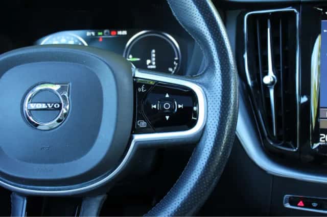 Volvo XC60 (2018) thumbnail 16