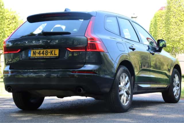 Volvo XC60 (2018) thumbnail 3