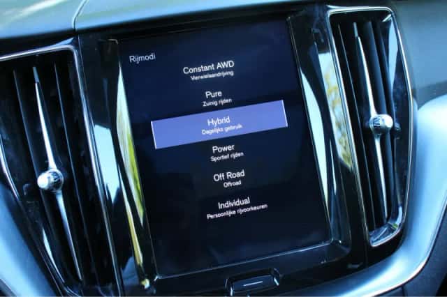 Volvo XC60 (2018) thumbnail 22