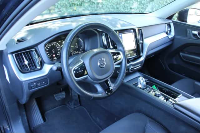 Volvo XC60 (2018) thumbnail 4