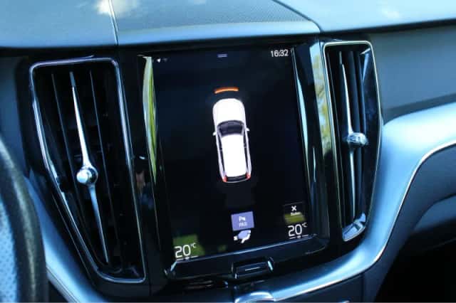 Volvo XC60 (2018) thumbnail 10