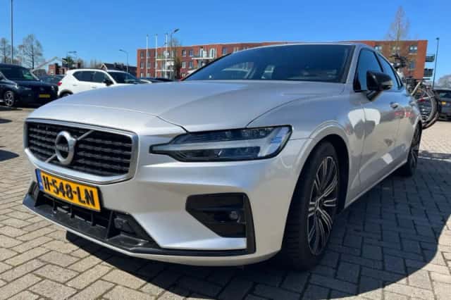 Volvo S60 (2020) thumbnail 3