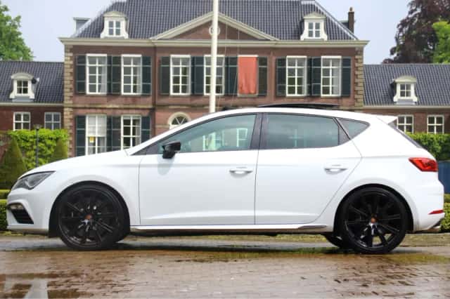 SEAT Leon (2020) thumbnail 2