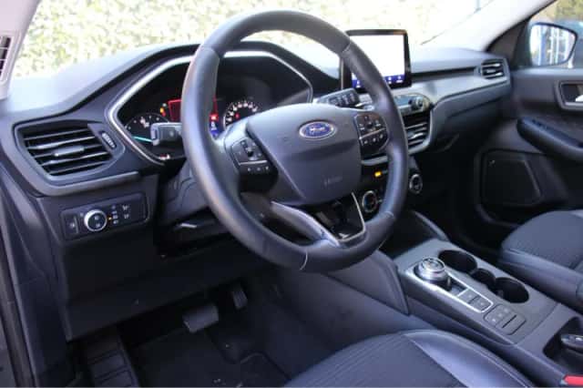 Ford Kuga (2020) thumbnail 4