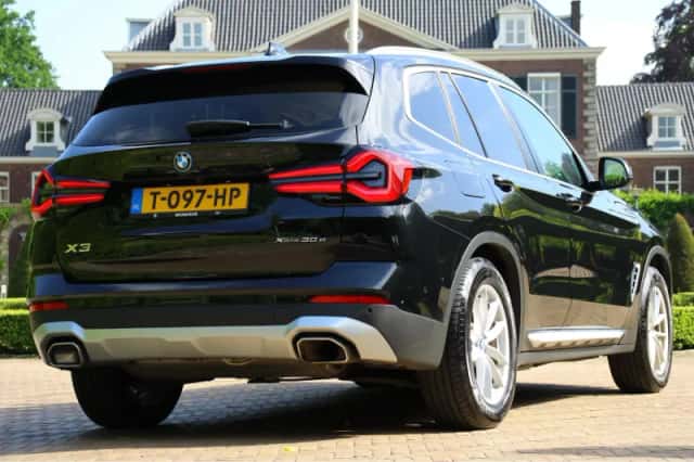 BMW X3 (2023) thumbnail 3