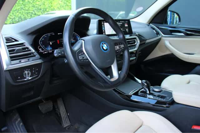 BMW X3 (2023) thumbnail 4