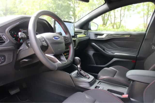 Ford Focus (2024) thumbnail 4