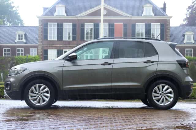 Volkswagen T-Cross (2019) thumbnail 2