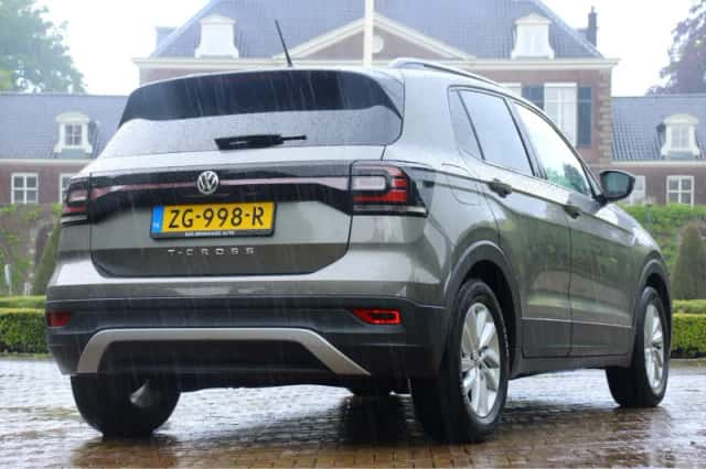 Volkswagen T-Cross (2019) thumbnail 3