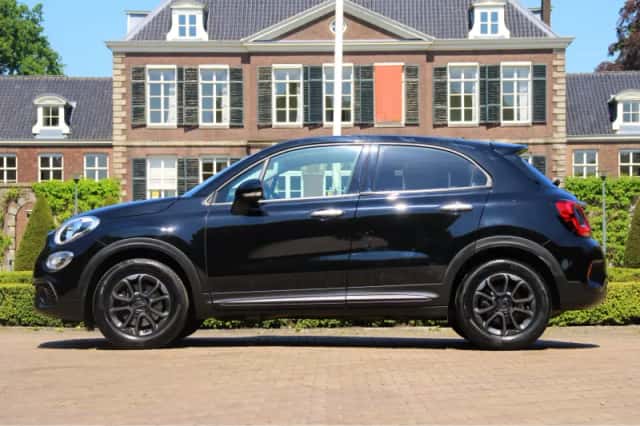 Fiat 500X (2023) thumbnail 2