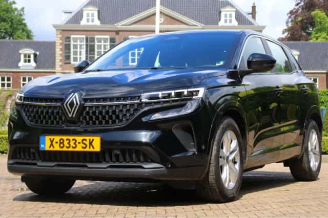 Renault Austral (2024) thumbnail 1