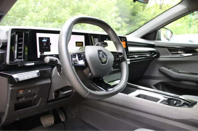 Renault Austral (2024) thumbnail 4