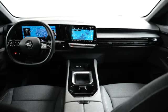 Renault Austral (2024) thumbnail 4