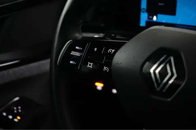 Renault Austral (2024) thumbnail 10